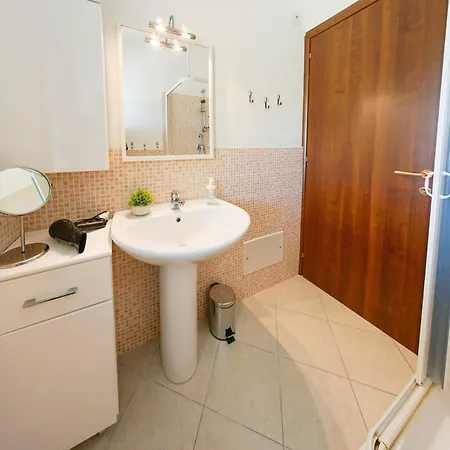 Apartamento With Pool -el Murigio- Free Wifi-ac-parking *